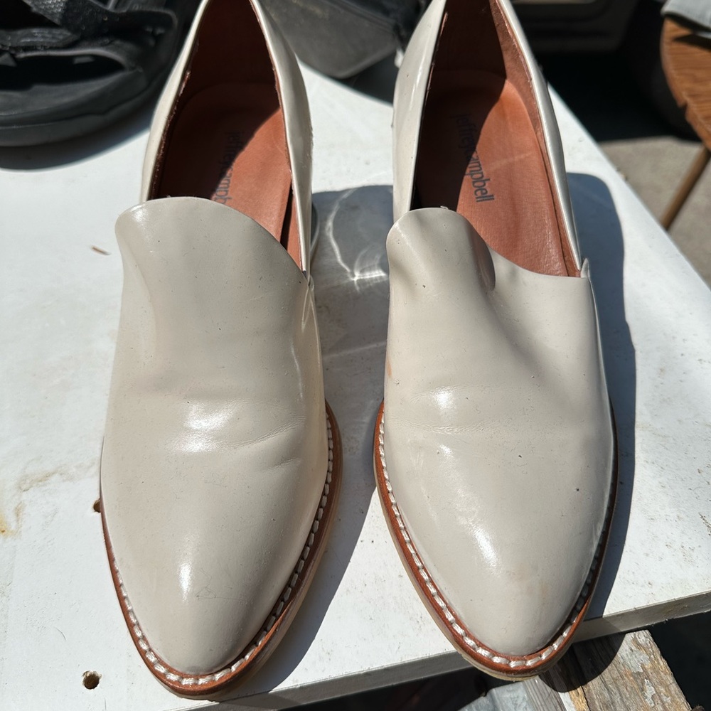 Cream leather loafers. Fun heal